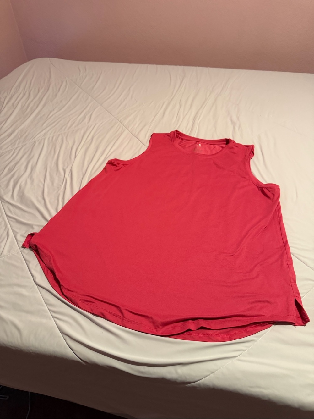 Sleeveless Scoop Neck Tank Top in Bright Pink